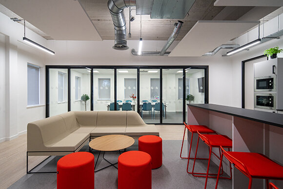 office-lounge-furniture-paramount-interiors