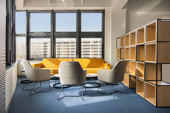 office-meeting-room-furniture-design-paramount-interiors